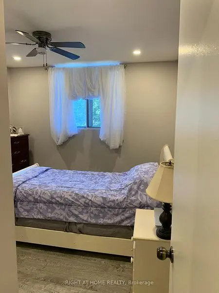 100 Dundalk DR #208, Toronto E04, ON M1P 4V2