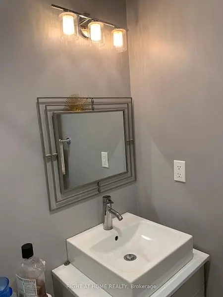 100 Dundalk DR #208, Toronto E04, ON M1P 4V2