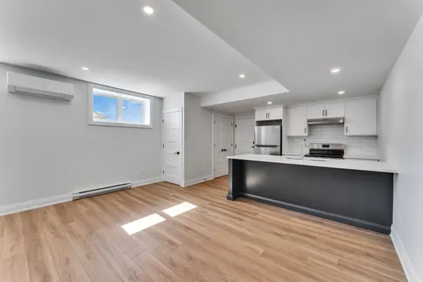 447 Annette DR #B, Russell, ON K0A 1W0