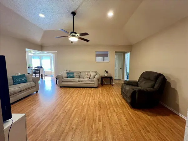 5920 Hilltop Drive, Watauga, TX 76148