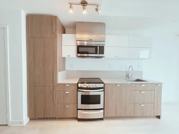 290 Adelaide ST W #3102, Toronto C01, ON M5V 0P3