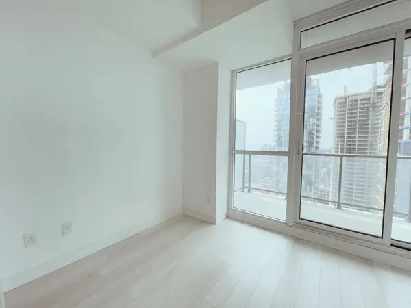 290 Adelaide ST W #3102, Toronto C01, ON M5V 0P3