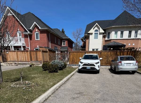 156 Pressed Brick DR, Brampton, ON L6V 4K6