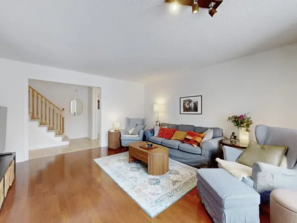 156 Pressed Brick DR, Brampton, ON L6V 4K6