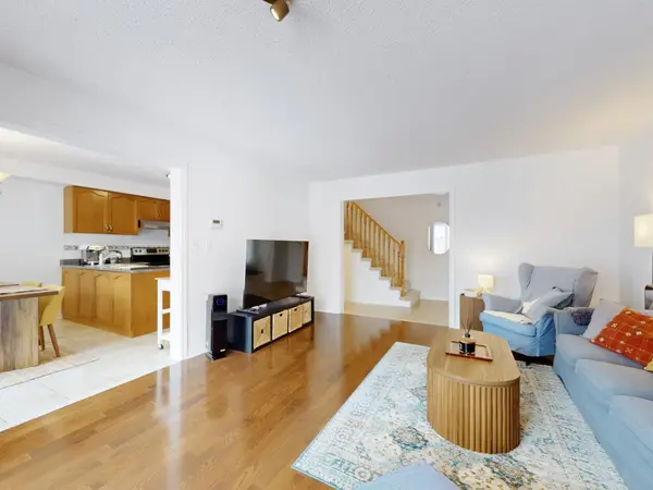 156 Pressed Brick DR, Brampton, ON L6V 4K6