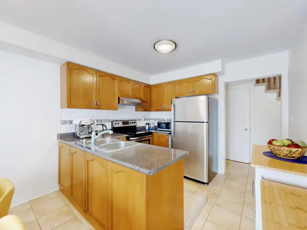 156 Pressed Brick DR, Brampton, ON L6V 4K6