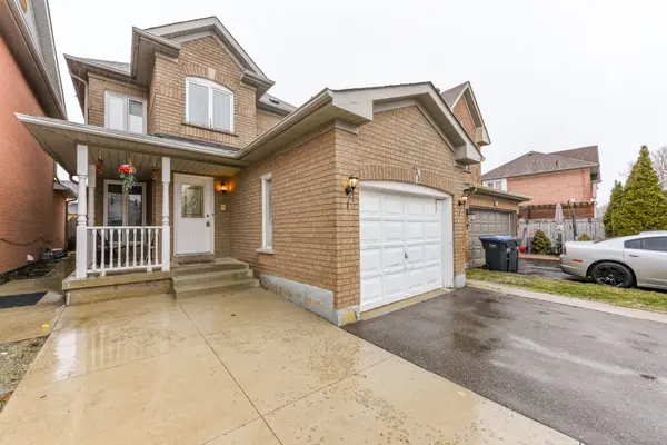 33 Wildberry CRES, Brampton, ON L6R 1K1