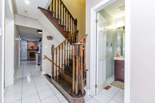 33 Wildberry CRES, Brampton, ON L6R 1K1