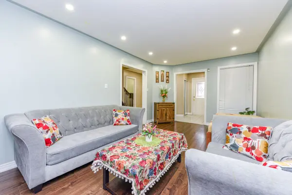 33 Wildberry CRES, Brampton, ON L6R 1K1