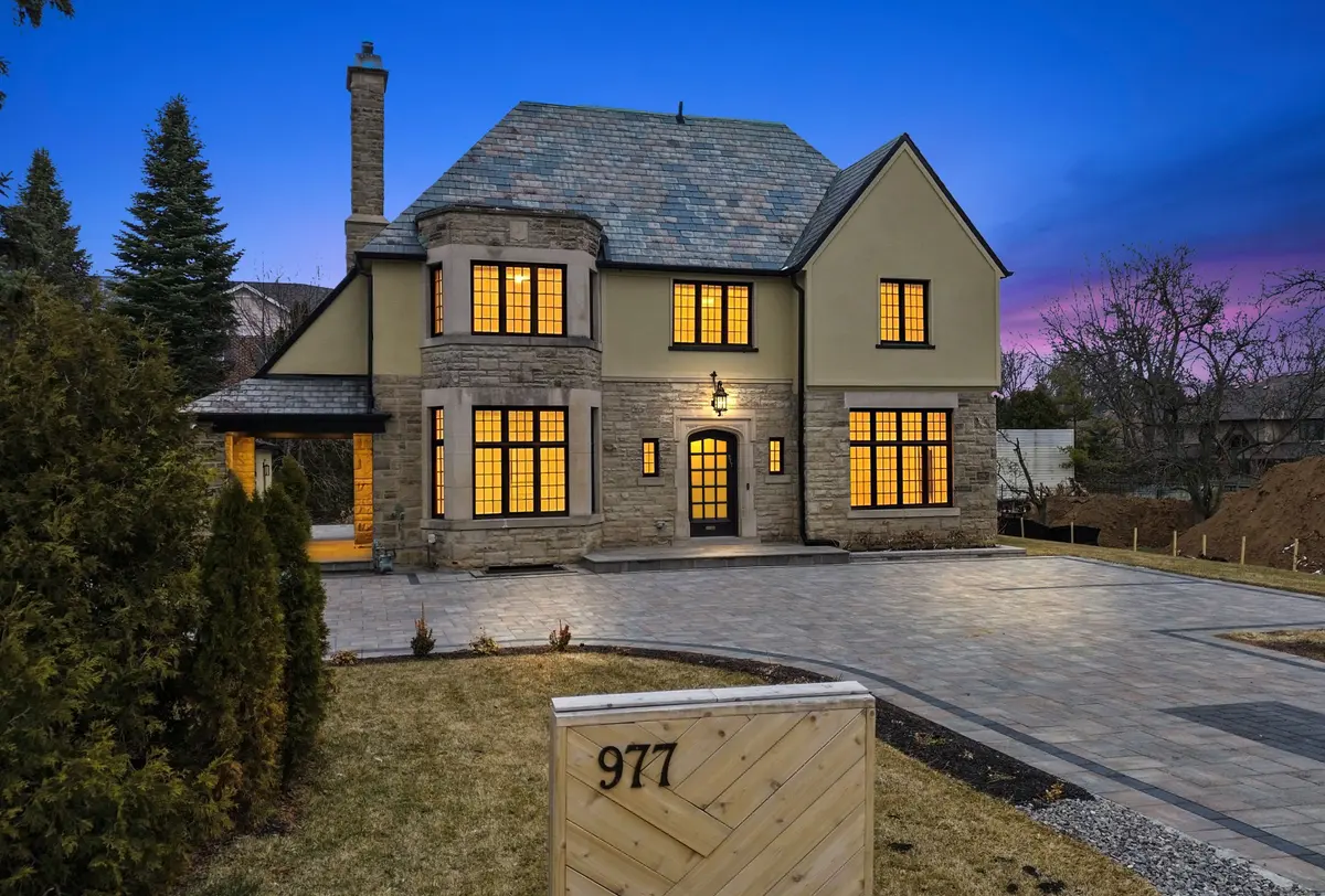 977 Unsworth AVE, Burlington, ON L7T 1R2