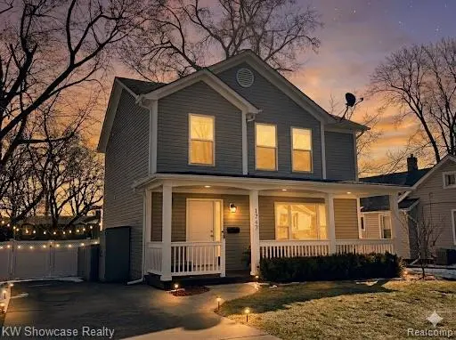1747 Beechmont ST, Keego Harbor, MI 48320