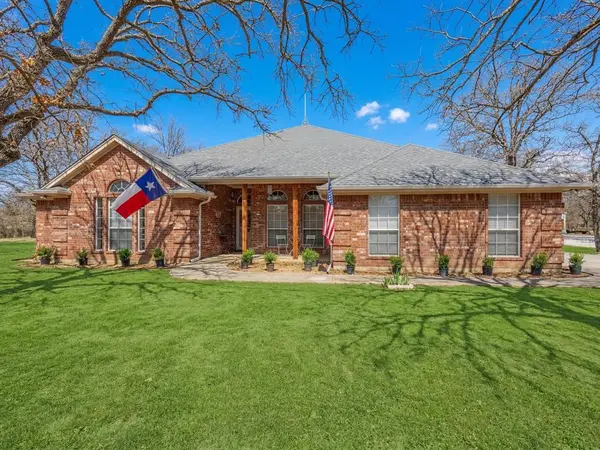321 Niki, Paradise, TX 76073