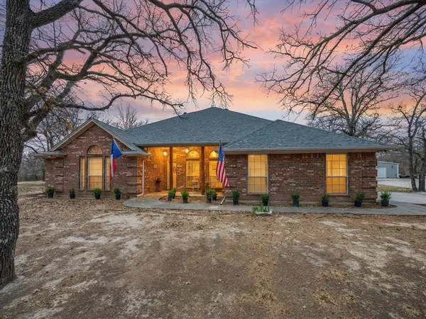 321 Niki, Paradise, TX 76073