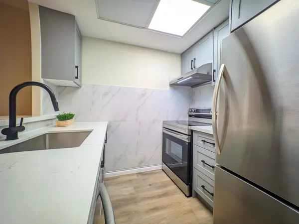 7 Bishop AVE #1704, Toronto C14, ON M2M 4J4