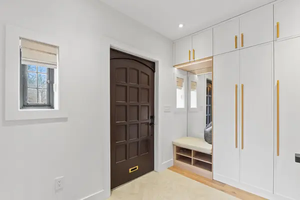 977 Unsworth AVE, Burlington, ON L7T 1R2