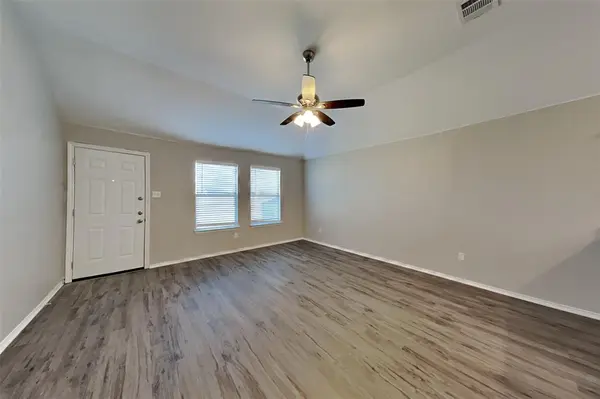 904 Brighton Way, Burleson, TX 76028