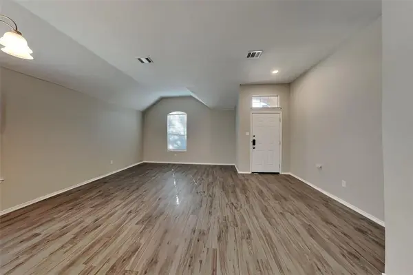 904 Brighton Way, Burleson, TX 76028