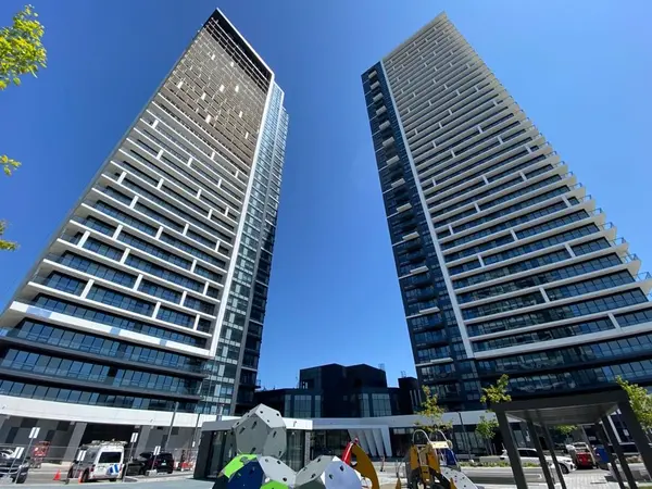 18 Water Walk DR #909, Markham, ON L3R 6L5