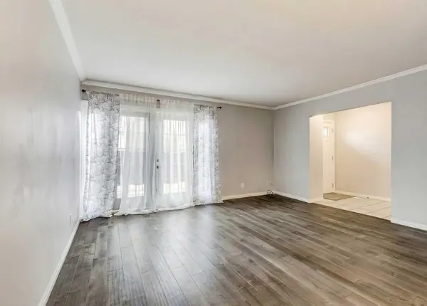 210 86 AVE #64, Calgary, AB T2H 1N6