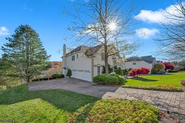 24 Vista Dr, Mount Olive Twp., NJ 07836