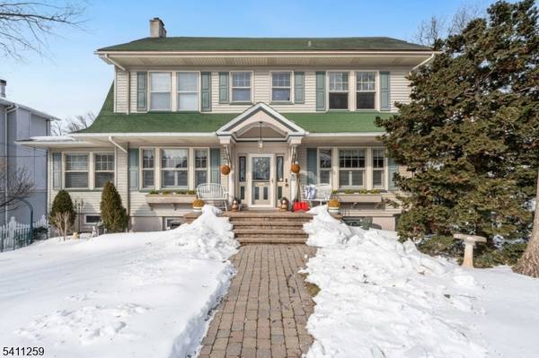 23 Pleasant Pl, Kearny Town, NJ 07032