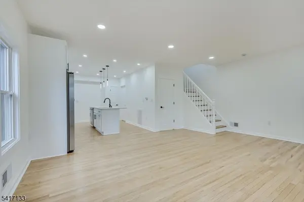 418 E 5Th Ave, Roselle Boro, NJ 07203