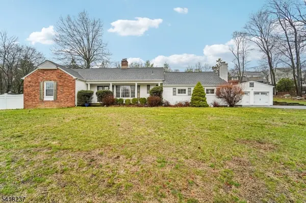 51 Catherine St, Bloomingdale Boro, NJ 07403