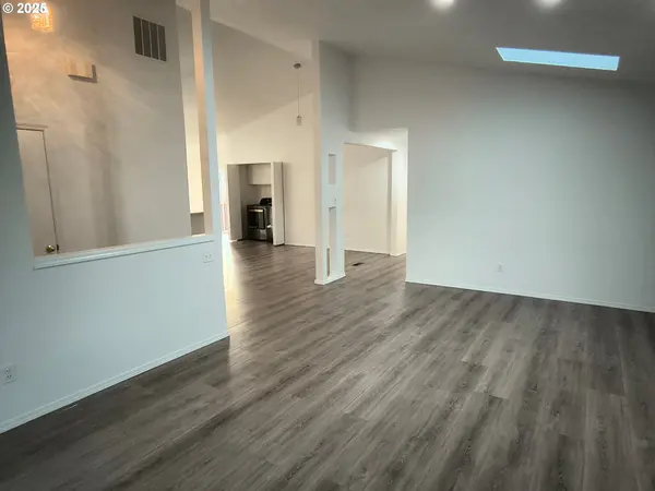 7321 SW 52ND AVE, Portland, OR 97219