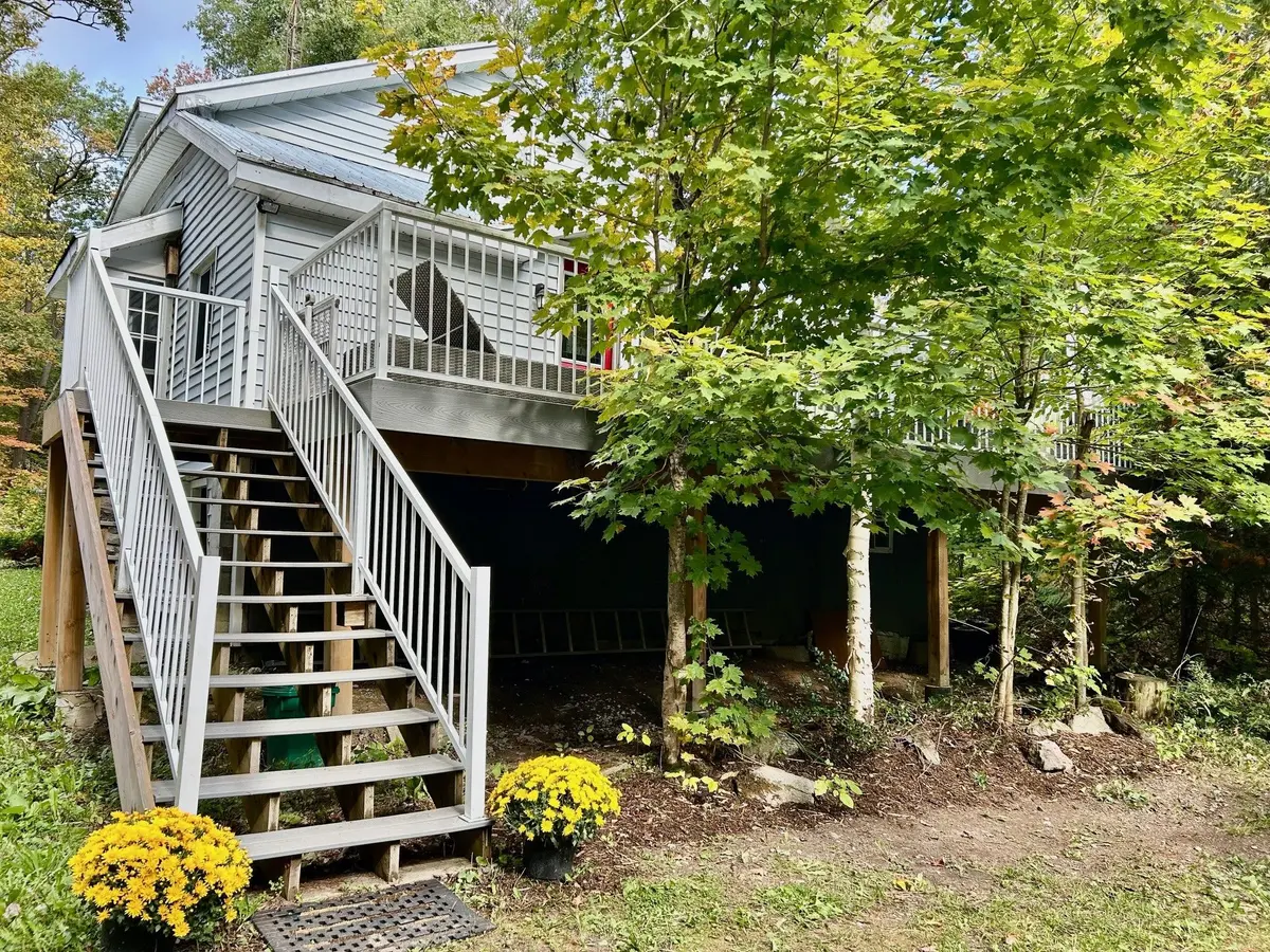 1227-2 North Kahshe Lake rd RD, Gravenhurst, ON P0E 1G0