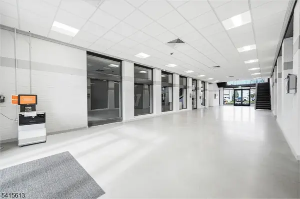 1 Lethbridge Plz, Mahwah Twp., NJ 07430