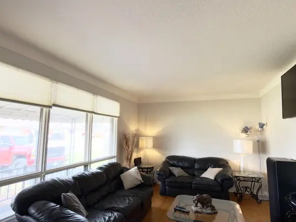 37 Empress AVE, Welland, ON L3B 1K6