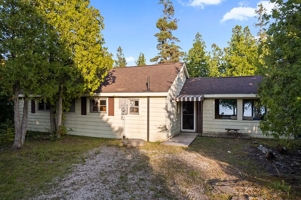 403 Eagle RD, Northern Bruce Peninsula, ON N0H 2R0