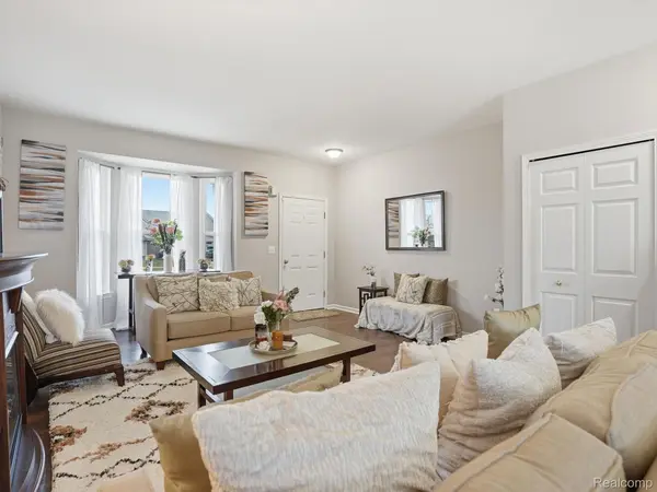 29384 Jennifer, Chesterfield Township, MI 48051