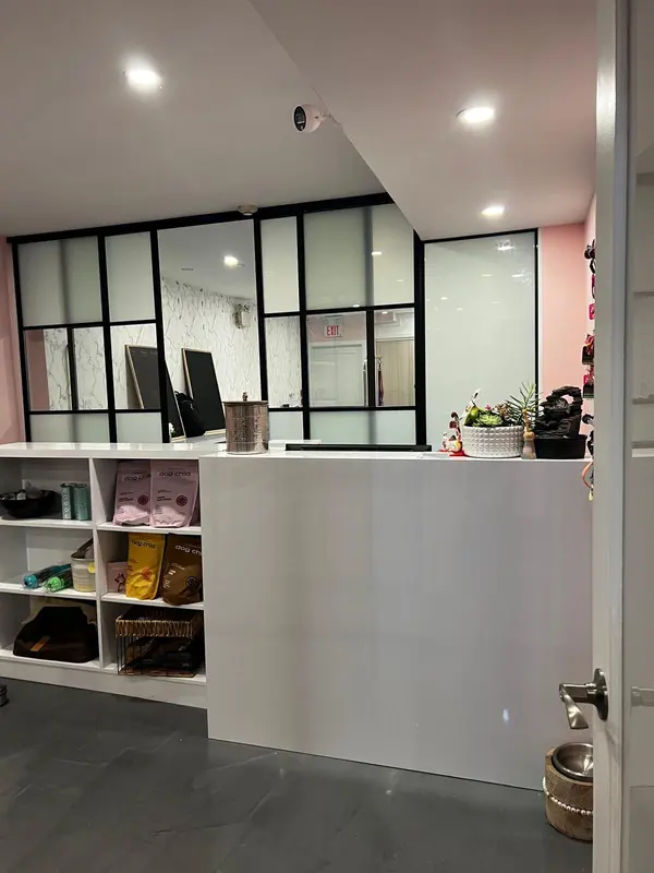 642 Queen ST W #Bsmt, Toronto C01, ON M6J 1E4