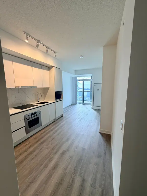 180 Front ST E #3208, Toronto C08, ON M5A 0A9