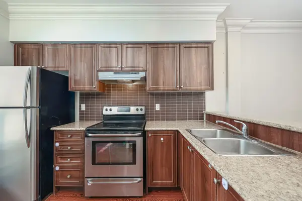 54 Maher AVE, Toronto W02, ON M6P 1G6