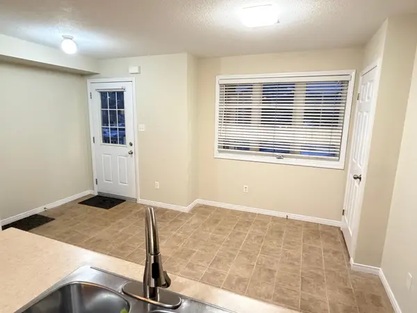 50 Howe DR #12A, Kitchener, ON N2E 0A3