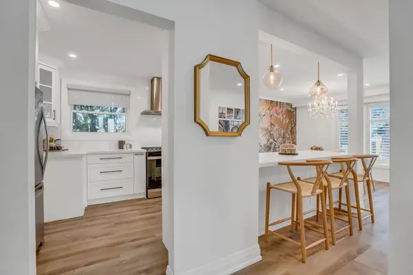 25 Fenelon DR, Toronto C13, ON M3A 3K2