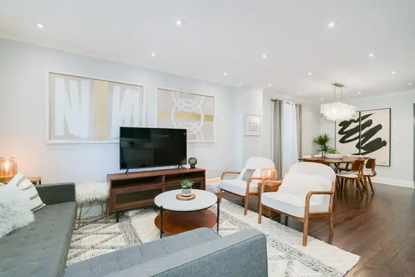 331 Scarborough RD, Toronto E02, ON M4E 3M9