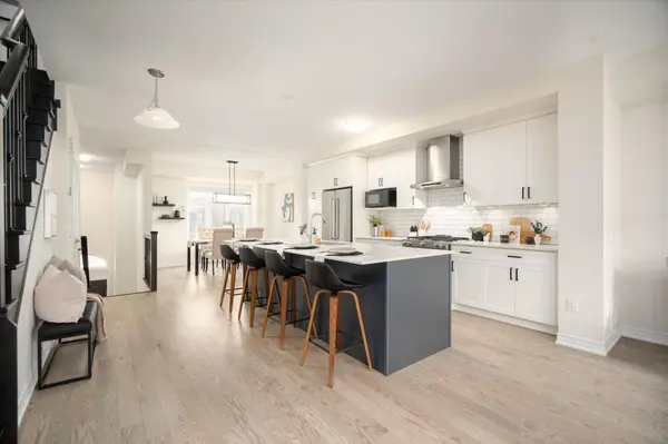 87 Dorian DR, Whitby, ON L1P 0C8