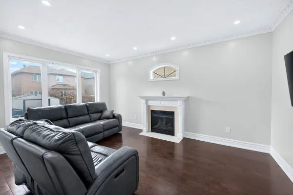 21 Berger AVE, Markham, ON L6B 0B6