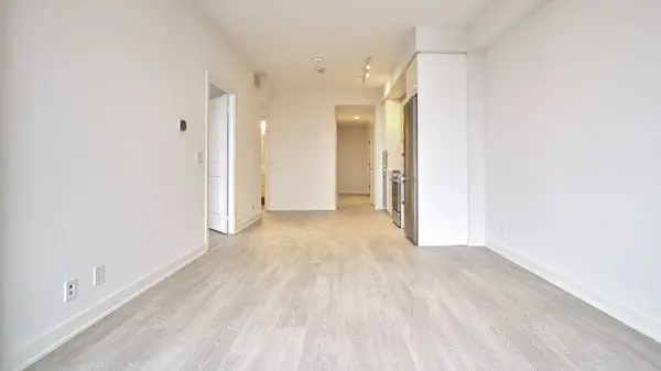 50 Upper Mall WAY #1811B, Vaughan, ON L4J 0L8