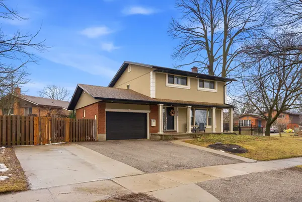 300 STONYBROOK DR, Kitchener, ON N2M 4M2
