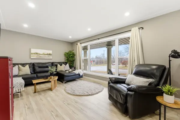 300 STONYBROOK DR, Kitchener, ON N2M 4M2