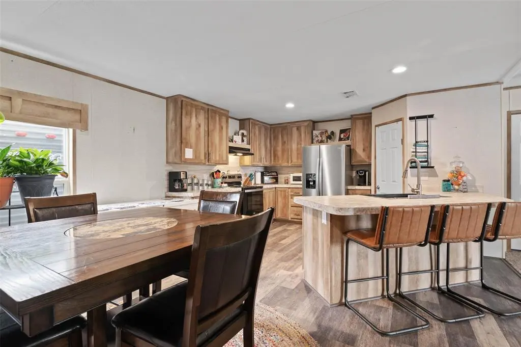 1318 Vz County Road 3414, Wills Point, TX 75169