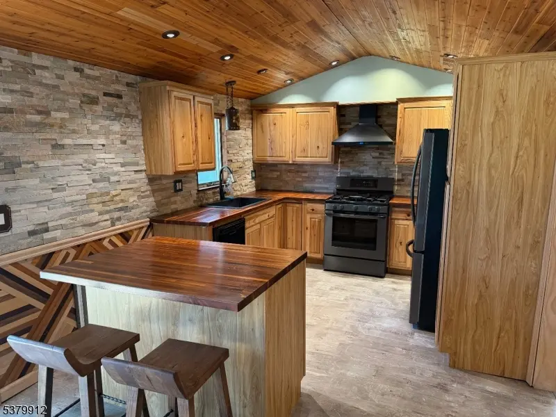 61 Oliver Pl, Ringwood Boro, NJ 07456