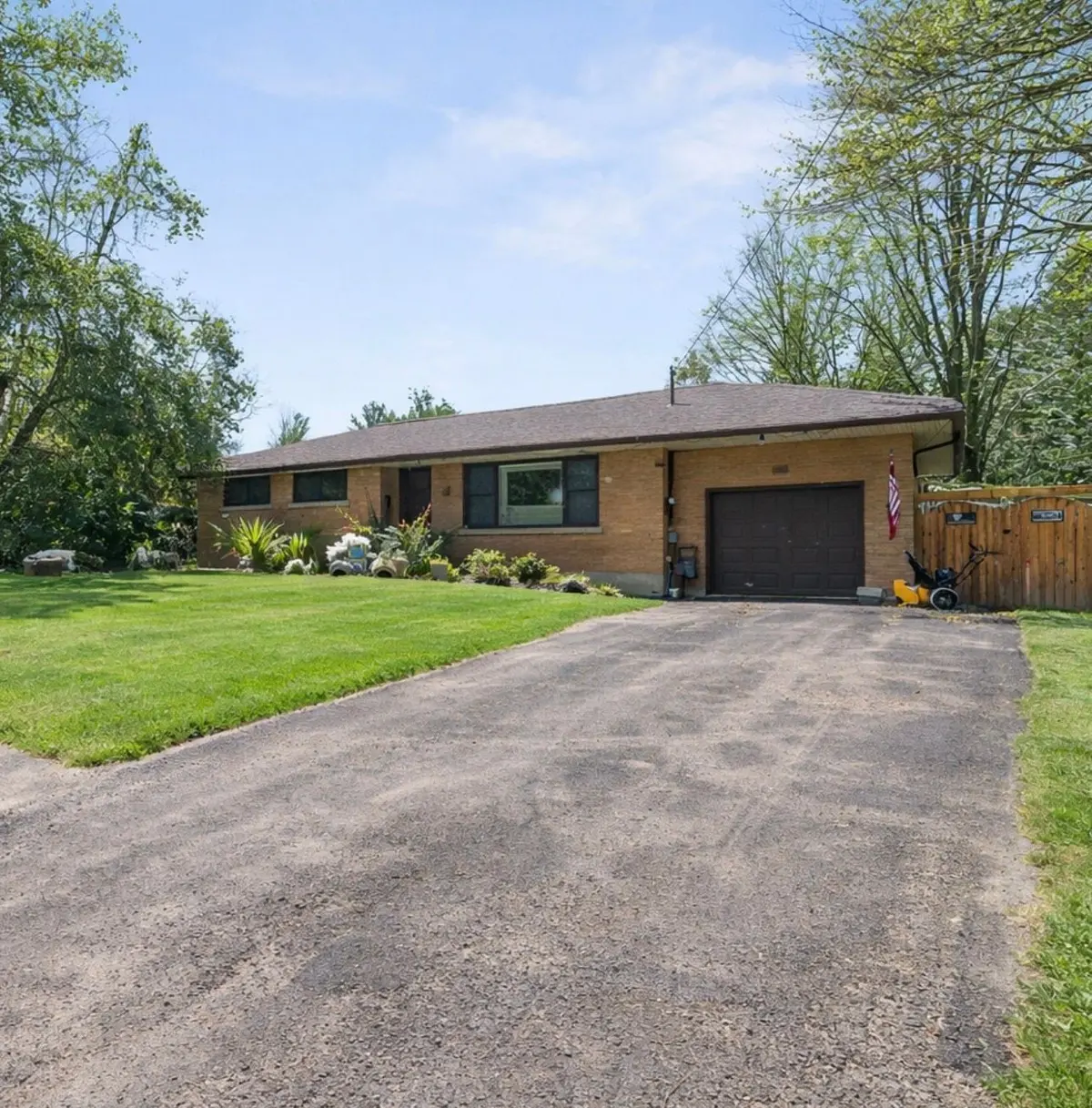 86 Fittons RD E, Orillia, ON L3V 2J5