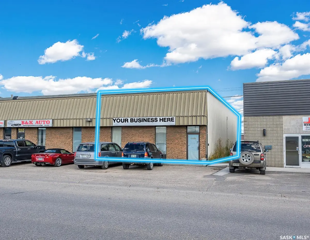 1743 MCARA STREET, Regina, SK S4N 6H5