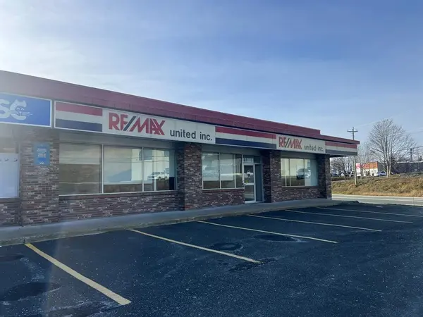 860 Topsail Road, Mount Pearl, NL A1N 3J6