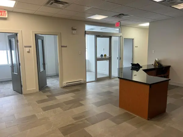 860 Topsail Road, Mount Pearl, NL A1N 3J6